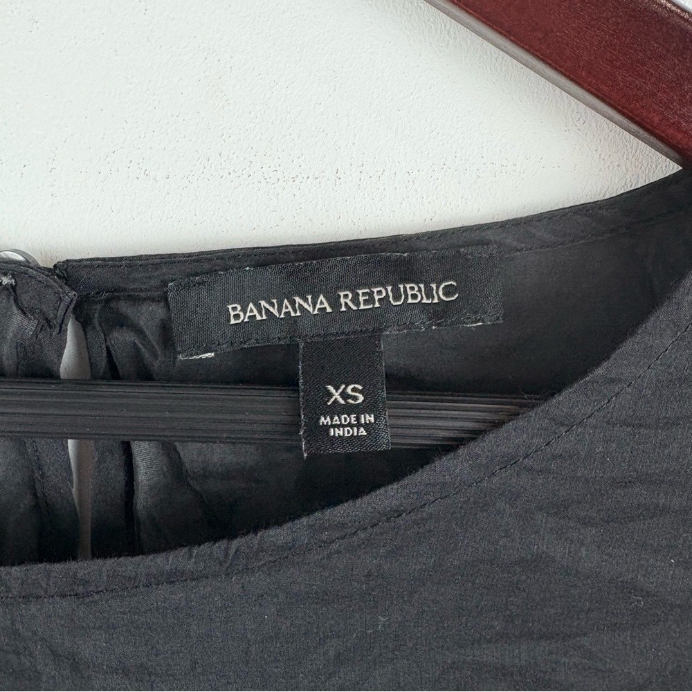 Banana Republic Scalloped Lace Black Blouse Shirt Top Size XS Festive Holiday - Picture 5 of 7